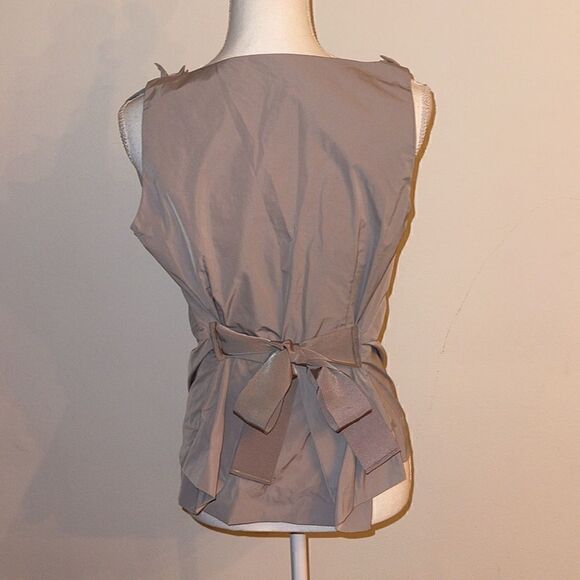 Cute grey top for a night out. Ties in back . Very flattering! - Picture 2 of 4